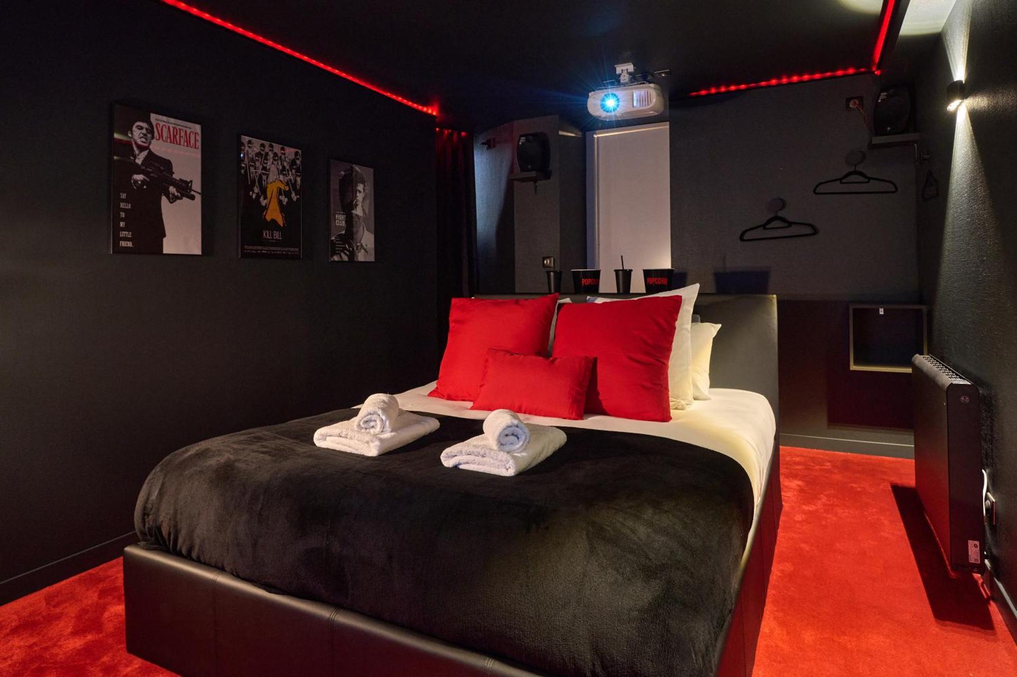 L'oscar, Experience Cinema Avec Netflix, Canal Plus, Prime Video Chez Les M By Primo C0nciergerie Nevers